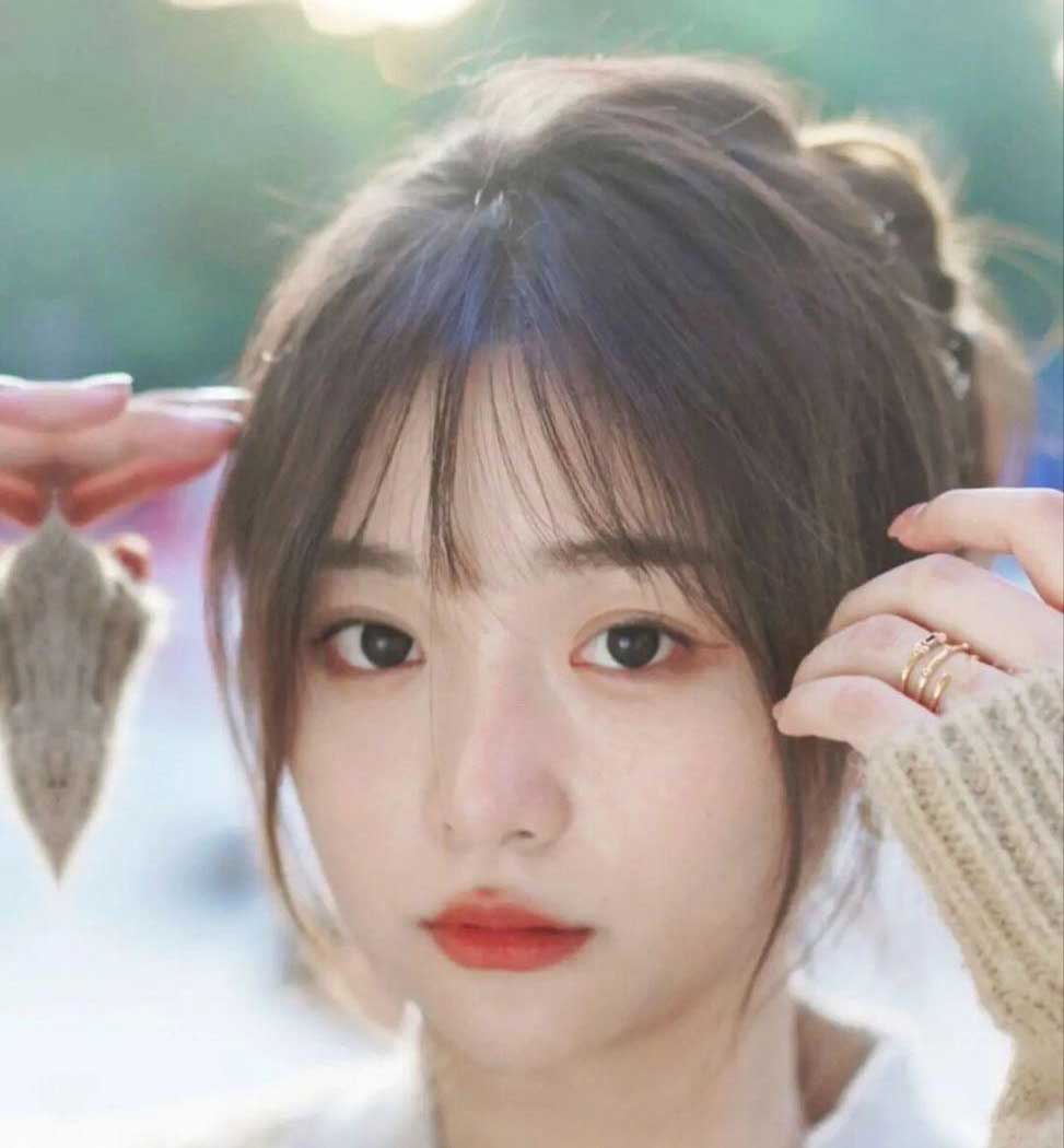 See-Through Bangs Sample 17