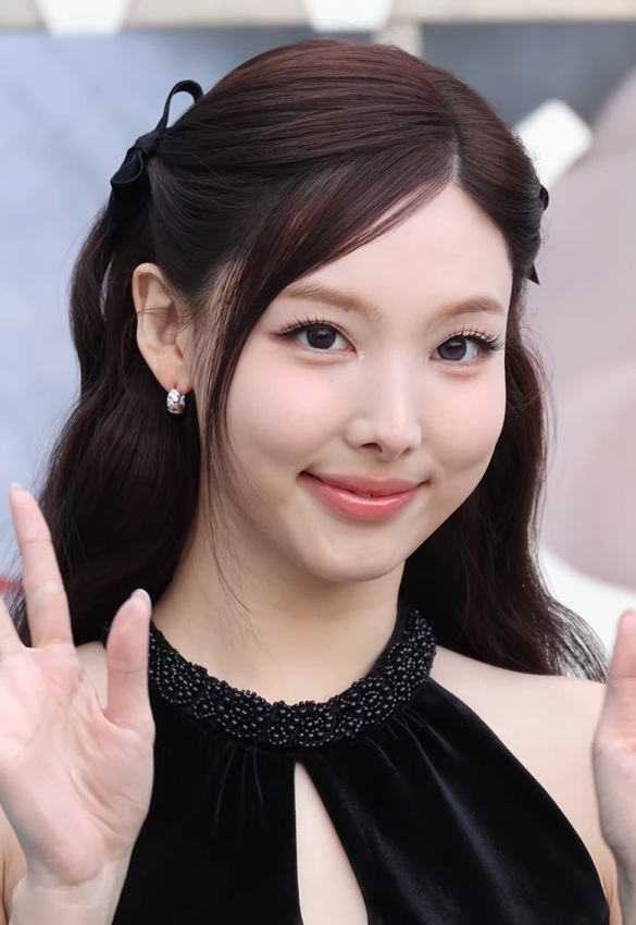 Half-Up, Half-Down Sample 8