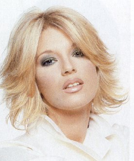 Miscellaneous Medium-Length Hairstyles Sample 4